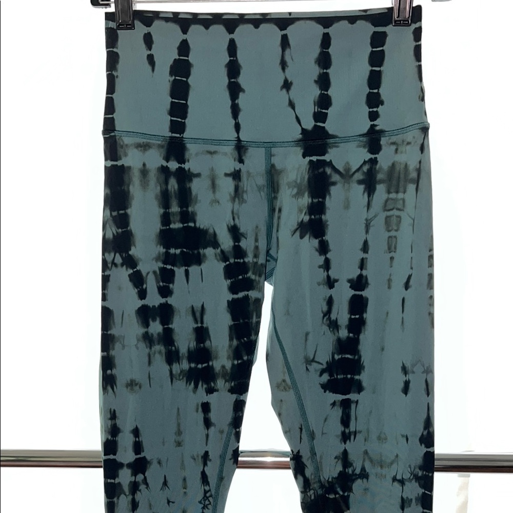 Lululemon Wunder Unders full length in Black and Teal Tie-Dye